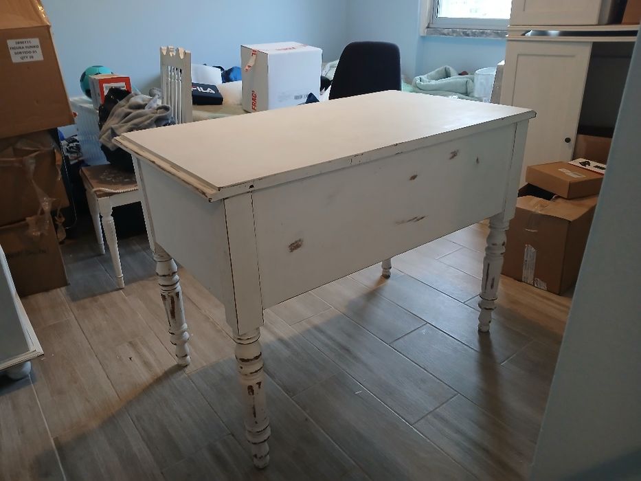 Secretária restaurada