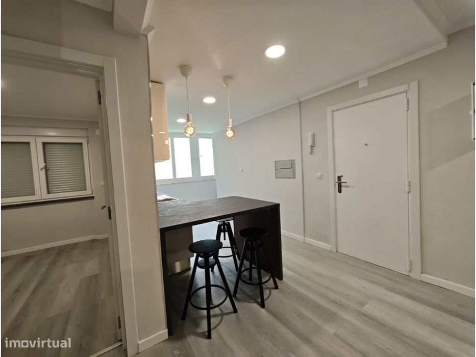 Oportunidade em Benfica! Apartamento T2 Remodelado pronto a habitar...