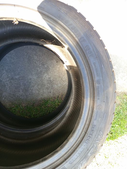 Dwie opony Yokohama 235/50R17 100V