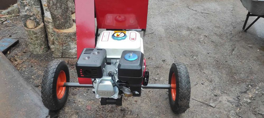 Рейковий дровокол — 20 тонн