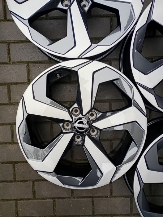 Alufelgi Nissan Qashqai III r18 5x114.3 czujniki powietrza