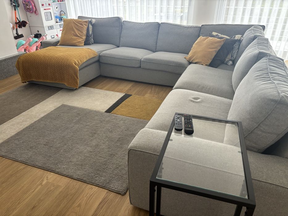 Sofá canto de 6 lugares com chaise longue (kivik)