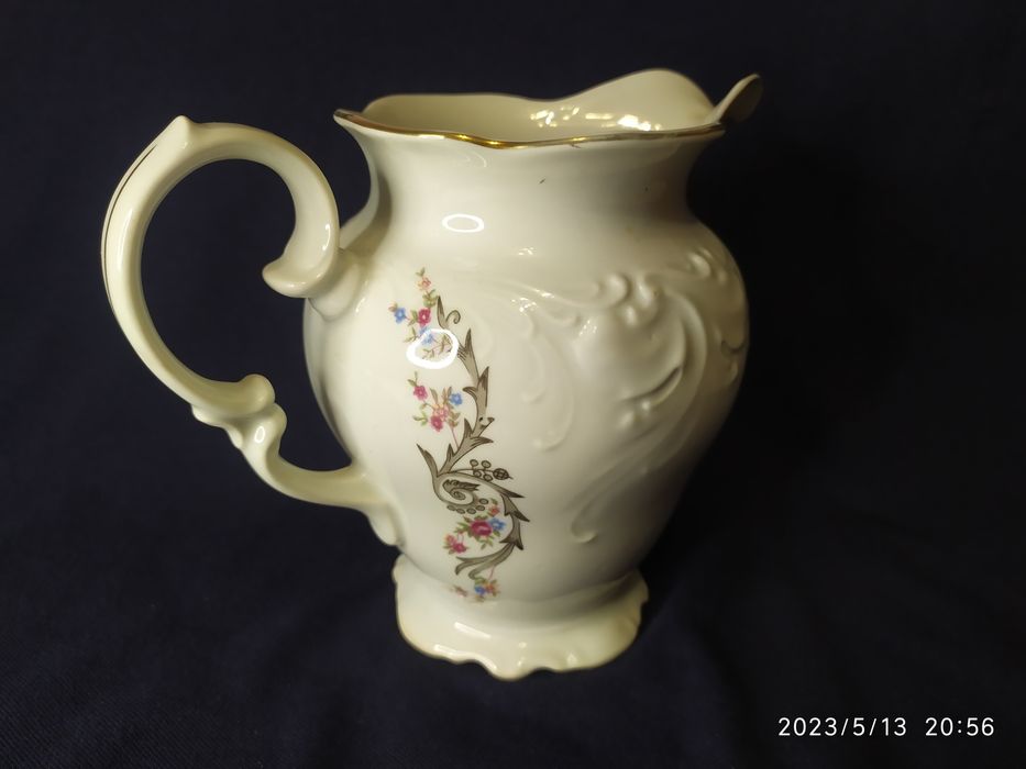 Duży dzbanek na mleko porcelana Wałbrzych PRL
