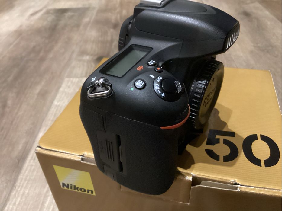 Nikon D750 body + Gip MB-D16 + Nikkor AF-S 50 mm 1:1.8 G