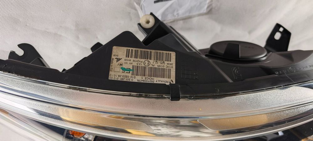 renault captur i lift reflektor prawy lampa prawa 260100947r