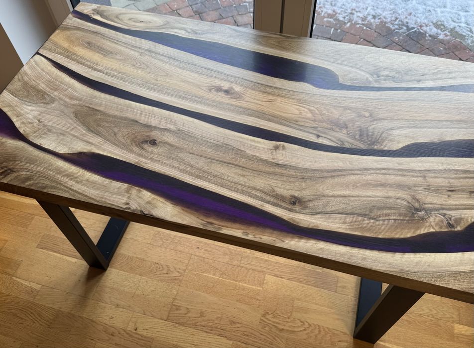 Drewniany stolik kawowy (ława) LOFT - ORZECH zalany żywicą | NOWY