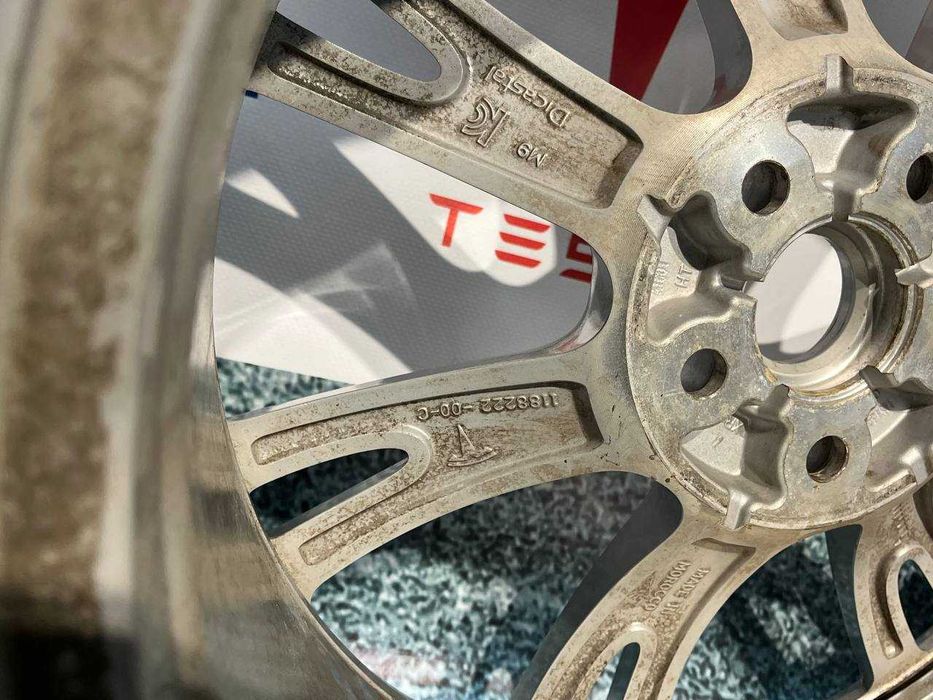 КОЛІСНИЙ ДИСК R19X9.5J 1188222-00-С Tesla Model Y