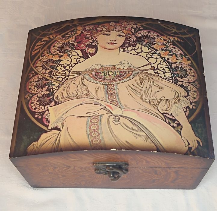 Caixa decorativa, madeira