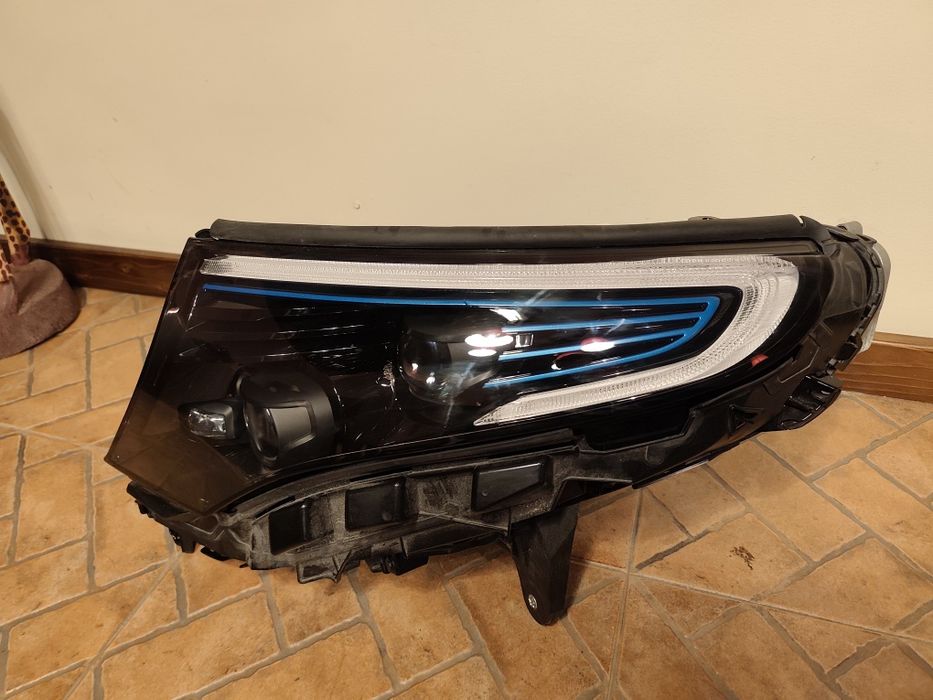 Farol Mercedes EQC ótica led original usado