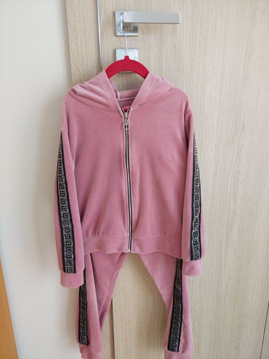 Dres dziewczęcy welurowy rozm. 122