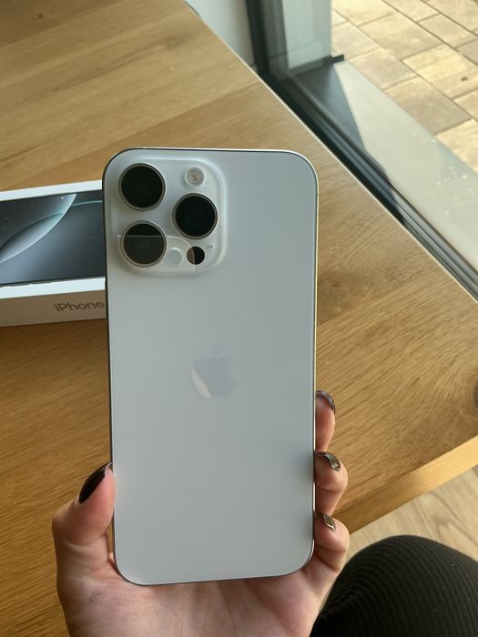 iPhone 16 pro max 256 GB