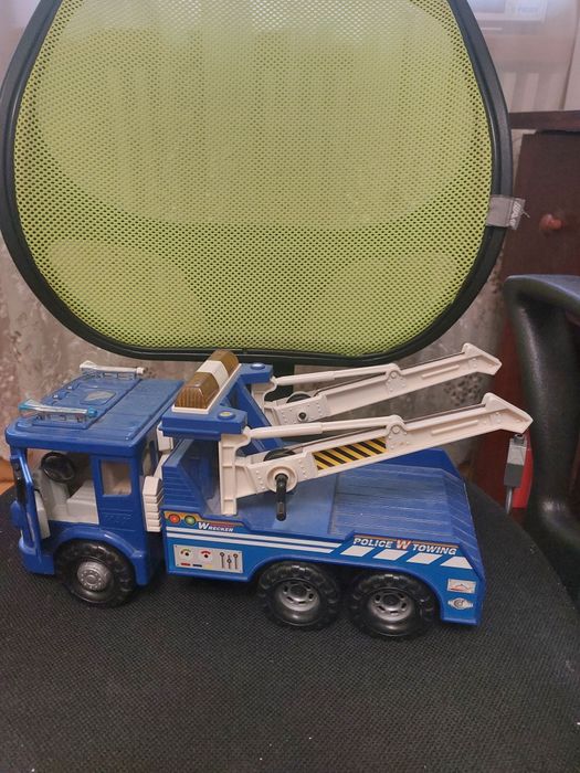 Продам машинку тягач