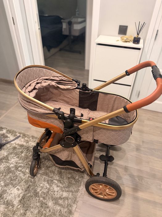 Carrinho de bebê + bebê conforto Mel Baby
