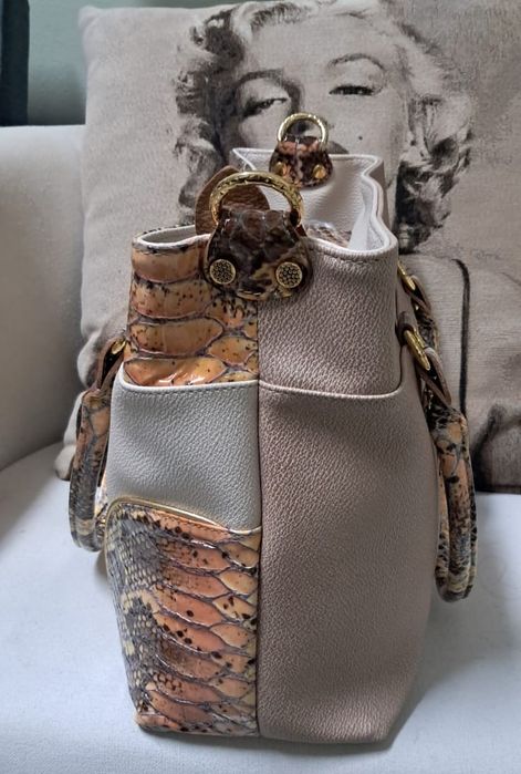 mala  nova  da  cavalinho c etiqueta