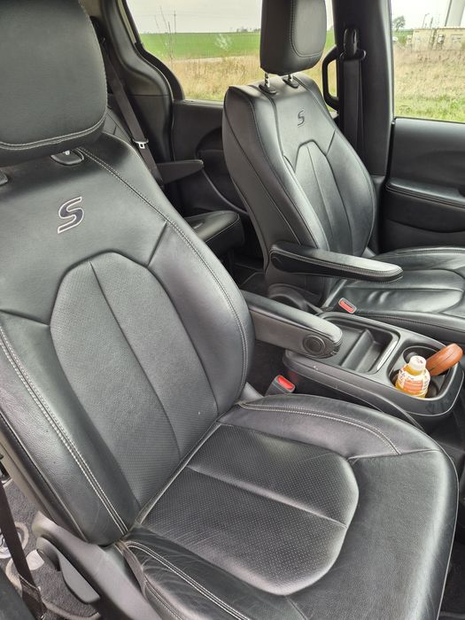 Pacifica  model S osoba prywatna