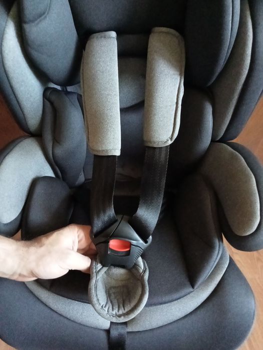 Продам детское автокресло Bambi