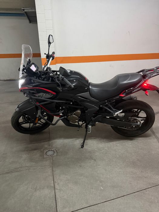 Voge DS 300 com apenas 4400km