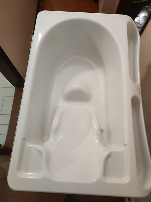 Vendo banheira com fraldário