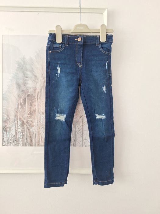 Next 110 jeansy z przetarciami 4-5 lat