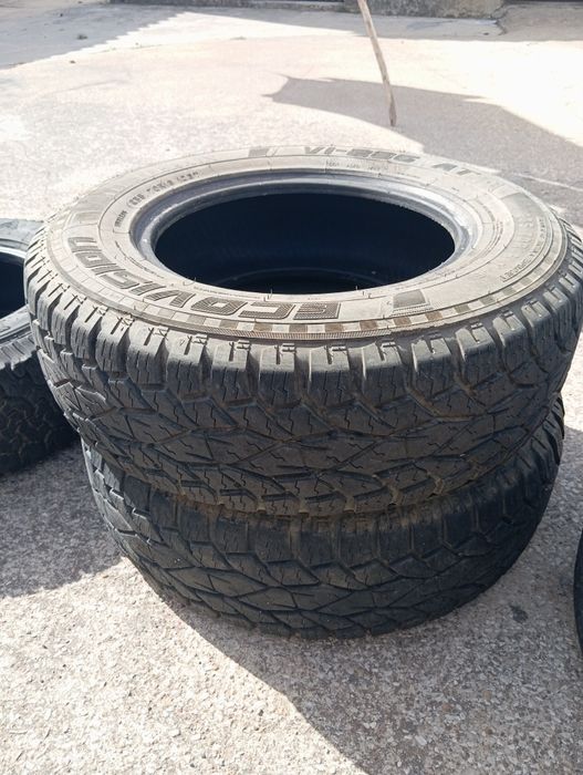 235/70 r16 estavam montados num Terrano