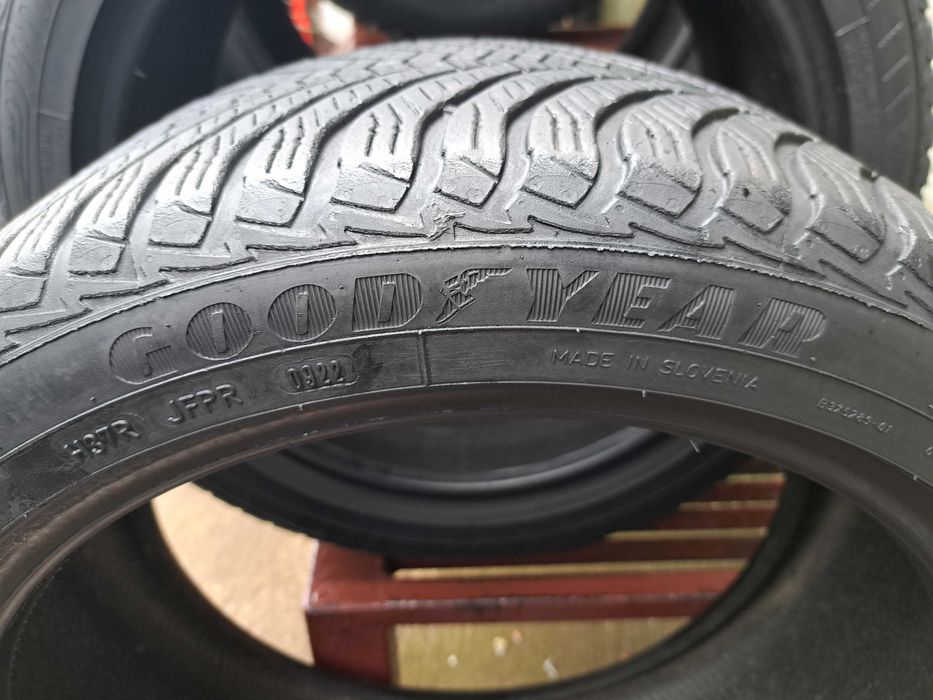 4 Opony wielosezonowe 225/45 R17 Goodyear Montaż i wyważanie Gratis!