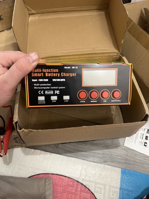 Зарядний пристрій імпульсний MF-25 12В/24В12А