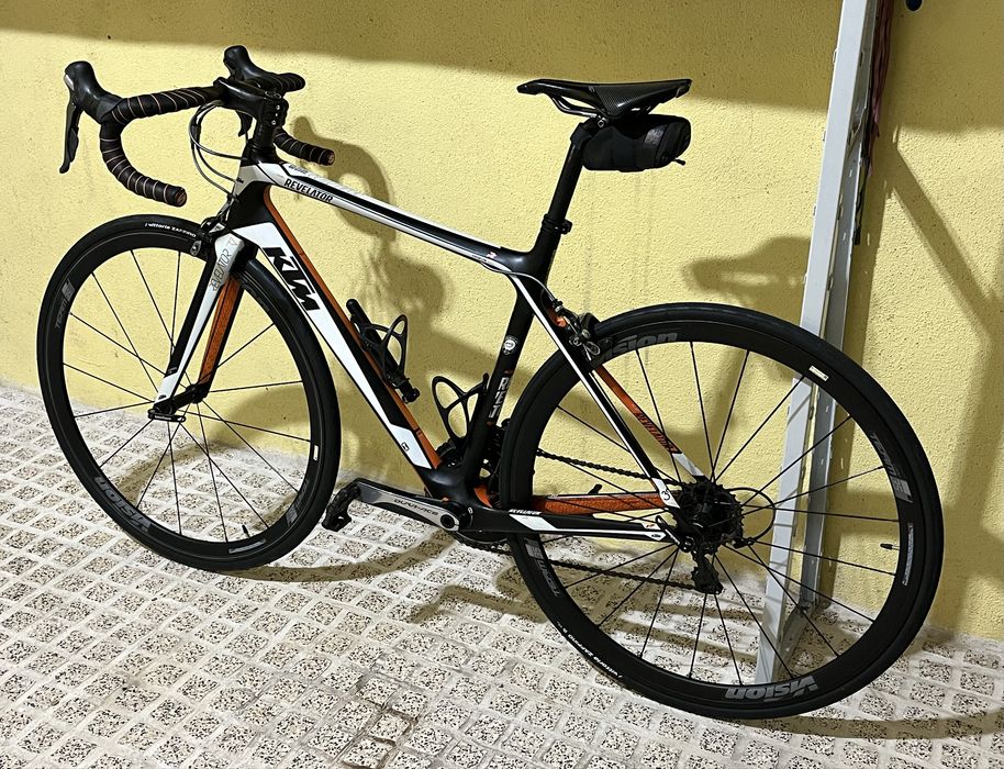 KTM Revelator Prime. Carbono.