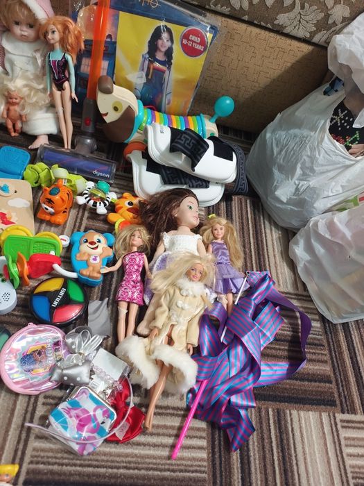 Лот іграшки, ящик з Європи