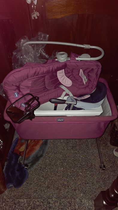 Next to me, entre outros