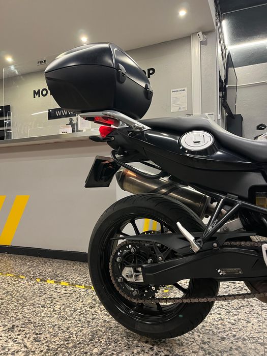 BMW F 800 R de 2017 Optimo estado Top Case BMW 18.750 Kms
