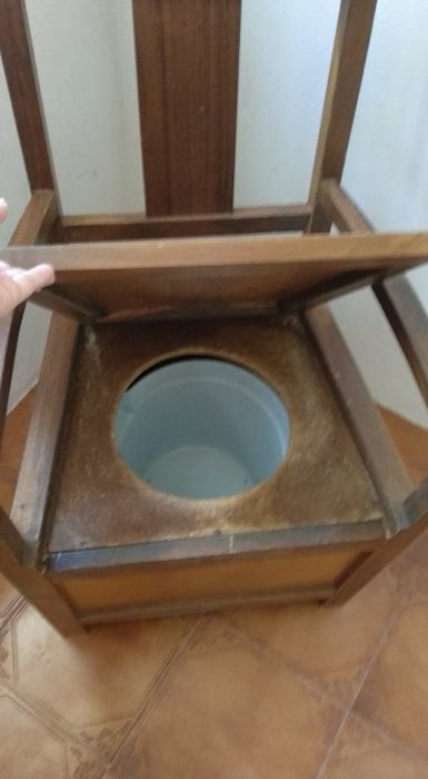 Cadeira antiga - com bacio