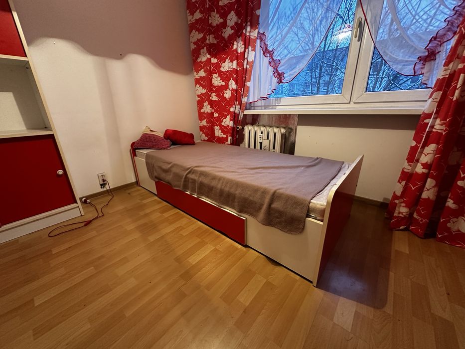 Zestaw mebli do pokoju dziecięcego