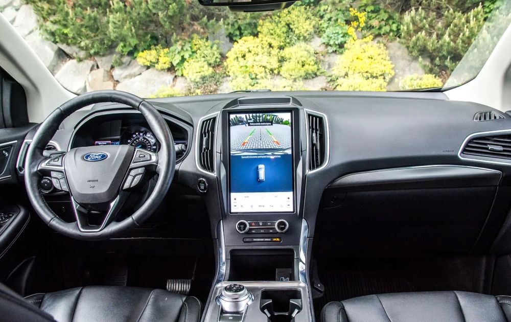 Ford Edge Titanium 2022 року