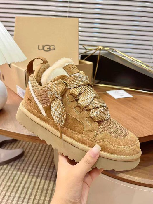 UGG Lowmel Sand r.37