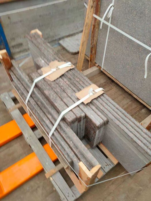 Плитка гранітна полірована, термооброблена, колота
