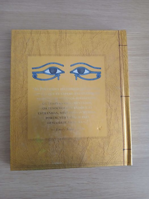 Enciclopedia "Egiptologia" de Emily Sands