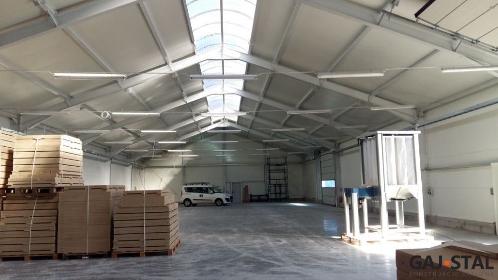 Hala Stalowa 1000 m2, 20 metrów szerokości , płyta warstwowa PIR