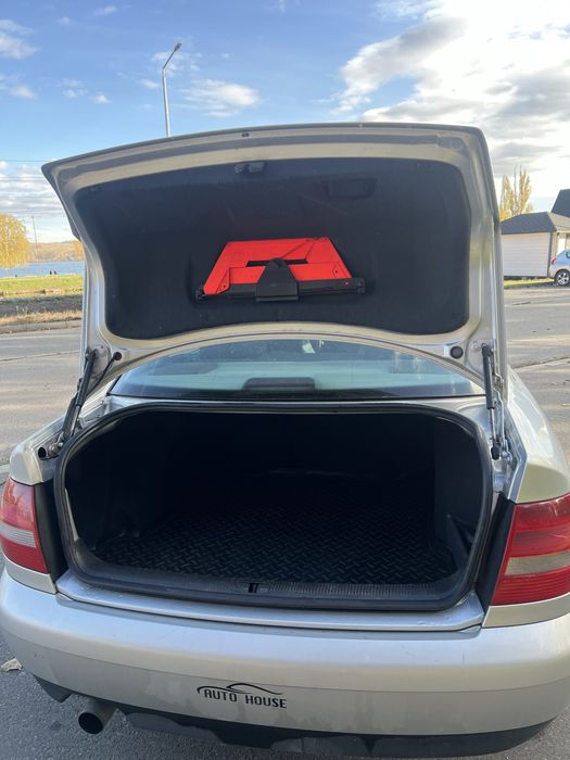 Продам Ауді а4б5 1.6 224 тис пробіг