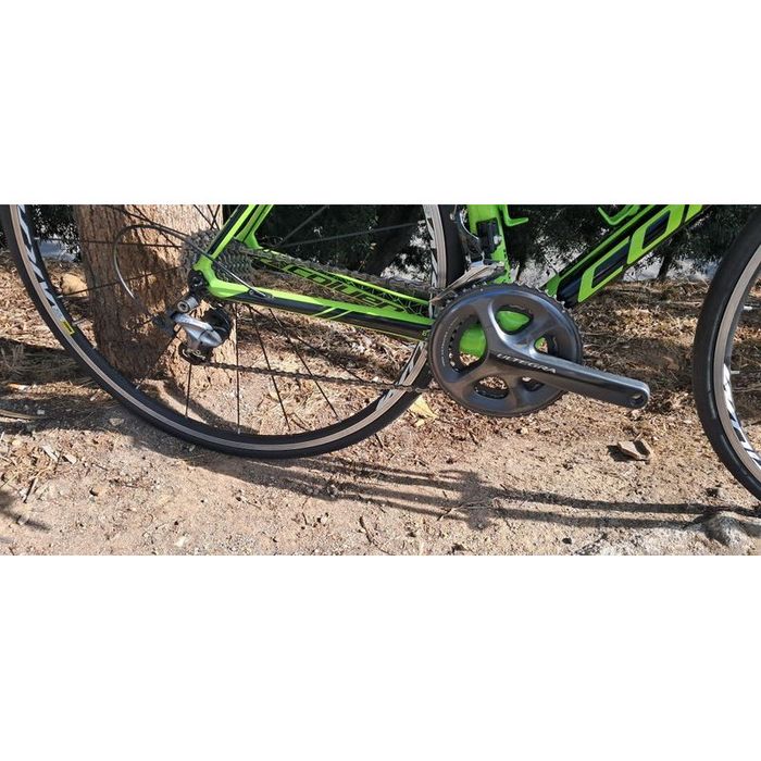 Bicicleta de carbono com ultegra 11v e mavic