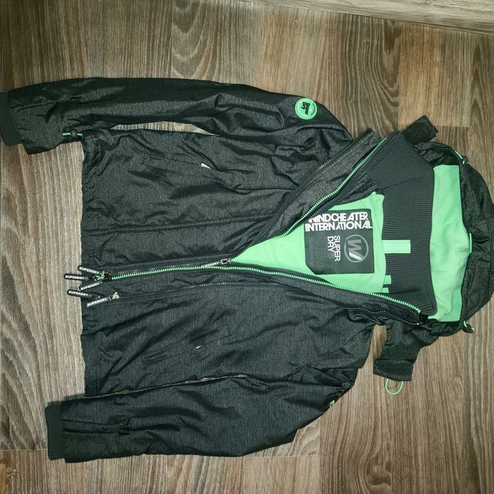 продам куртку SuperDry