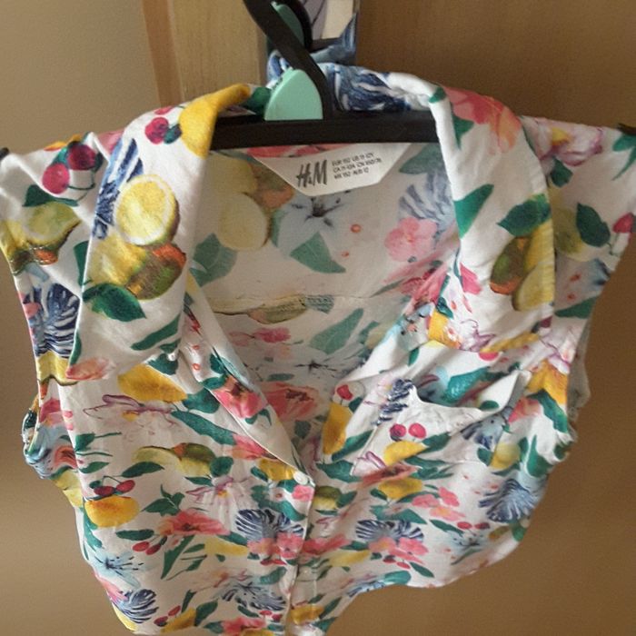 Bluzeczki w kwiatki H&M rozmiar 140 2szt