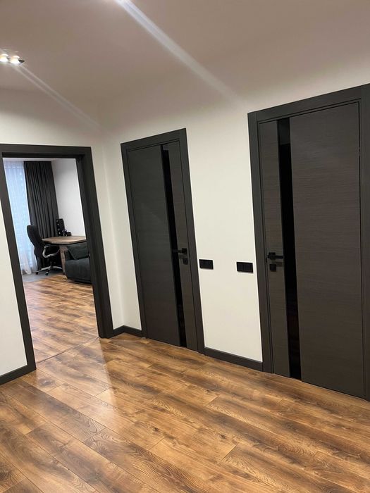 Продає 3-х кім квартири в заселеній новобудові Дублями