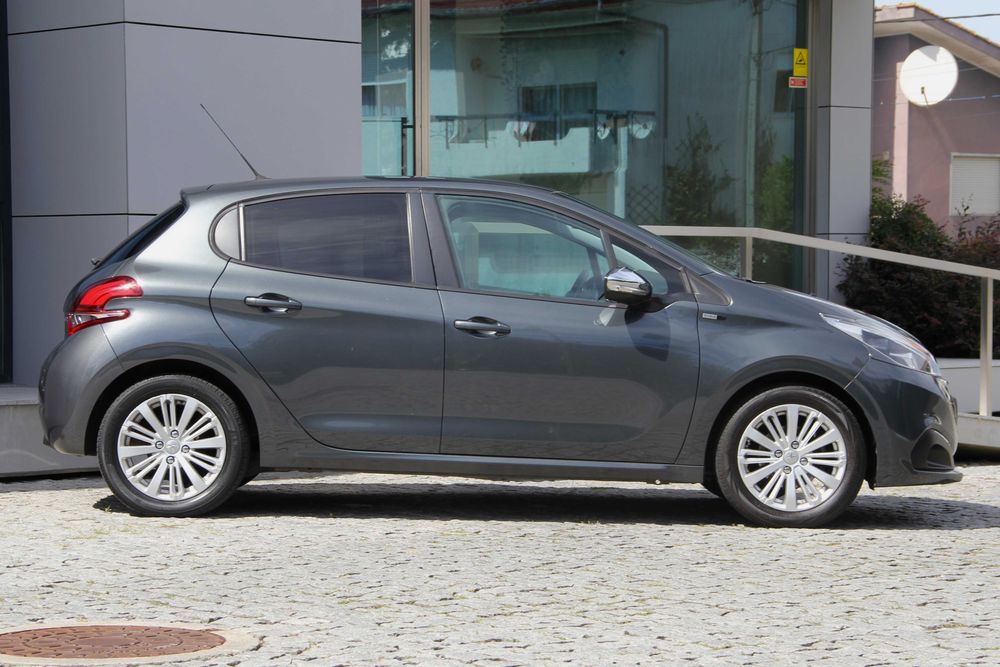 Peugeot 208 1.2 PureTech Style - desde 89€/mês