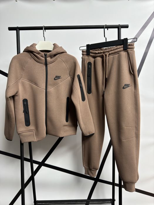Утеплений костюм Nike Tech Fleece  р134-140, 164-176