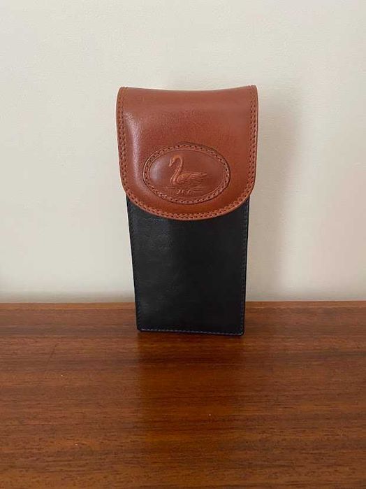 Porta canetas em pele