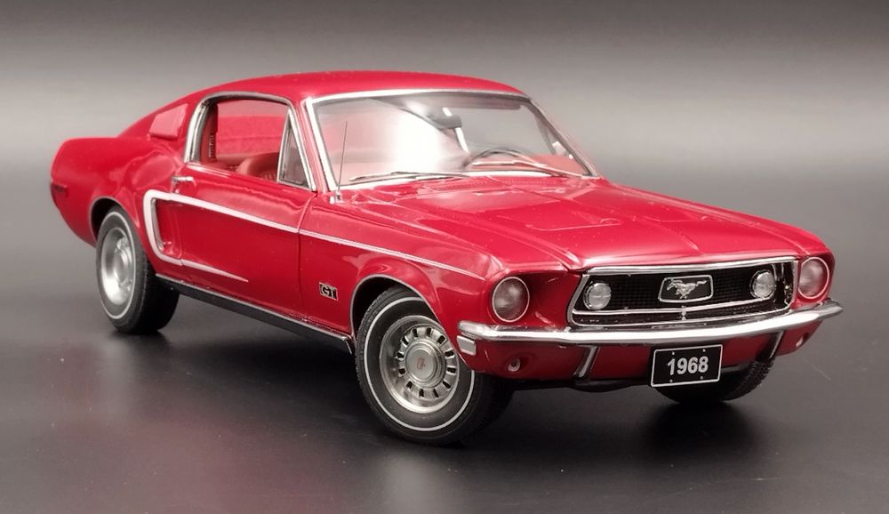 1:18 AUTOart 1968 Ford Mustang GT 390 Red