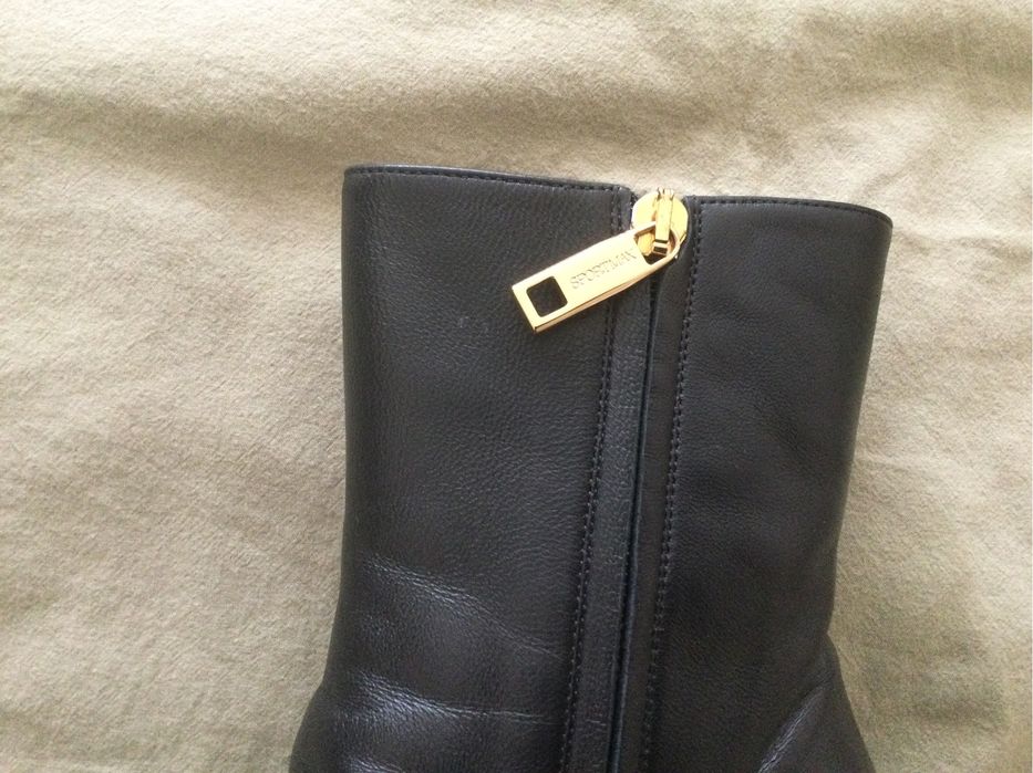 Продам ботинки