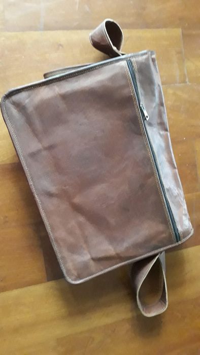 Mala Tiracolo em Pele