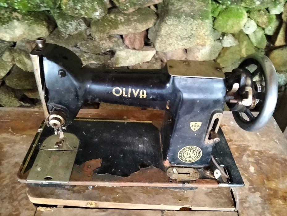 Máquina Costura OLIVA Antiga