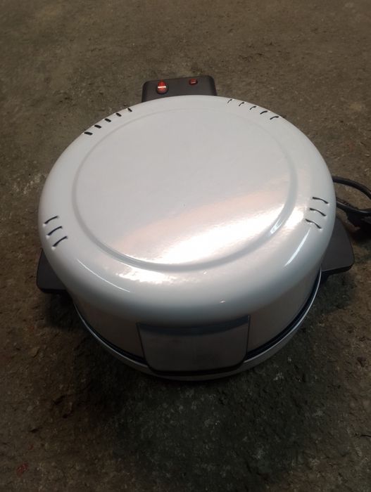 Elektryczna maszynka do pieczenia pizzy